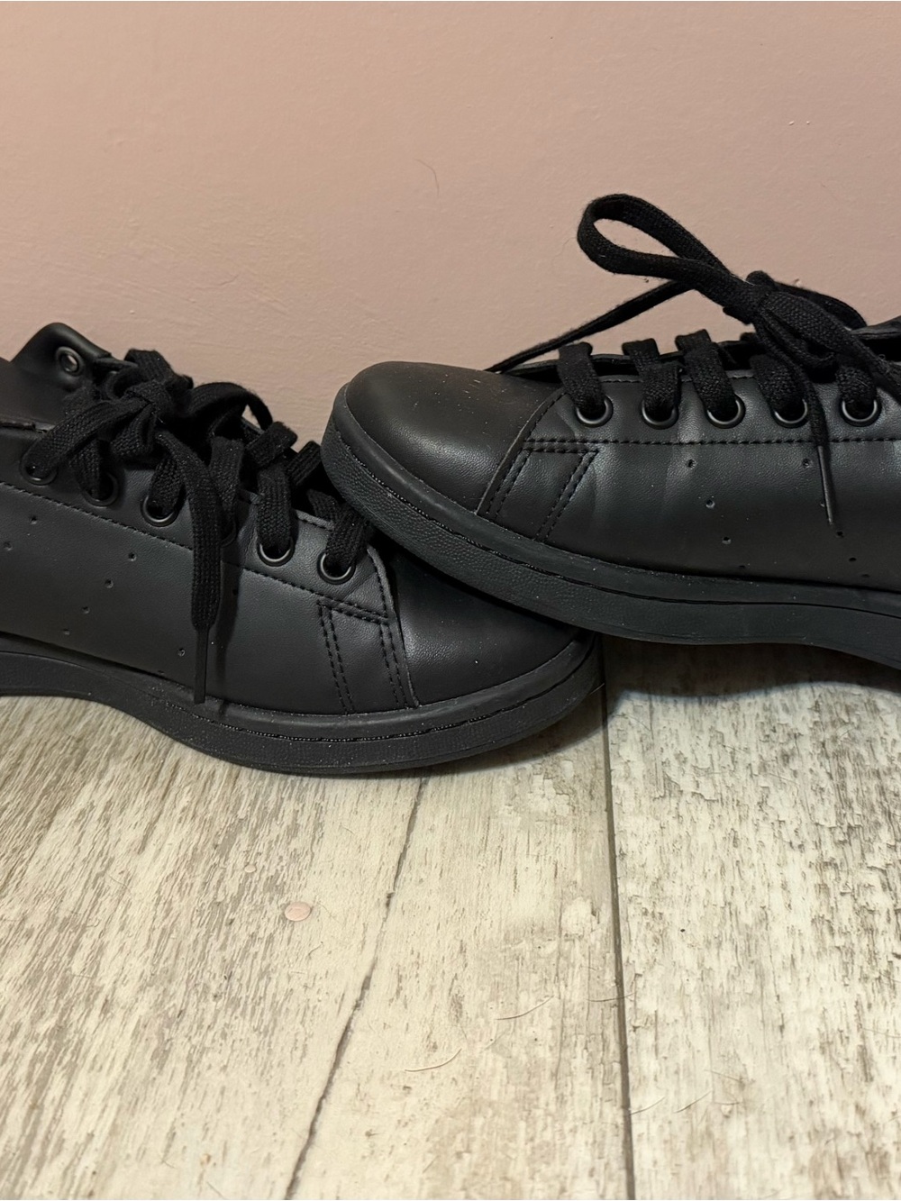 adidas Men’s Stan Smith All Black